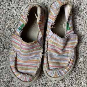 Girls colorful sanuks size 12, Velcro closure